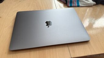 Macbook Air 13" - M1 2020 - 8GB RAM - Batéria 87% - AKO NOV