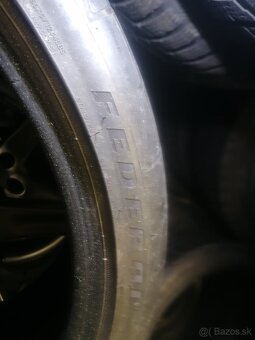 225/35 r19
