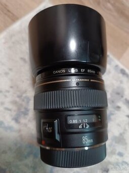 Canon EF 85mm f/1.8 USM