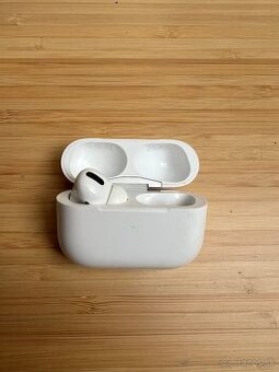 Predam Apple AirPods Pro (1.generácia)