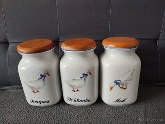 Porcelánové dózy Thun
