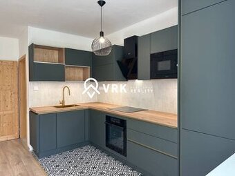 3 IZBOVÝ BYT KLIMKOVIČOVÁ - TITUS S PARKOVACÍM MIESTOM,