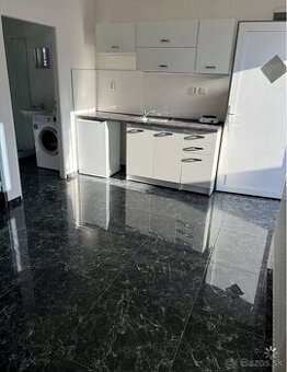 Dom s 5 apartmánmi Nitra časť Lužianky