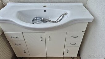 Kúpeľňová skrinka+umývadlo+batéria