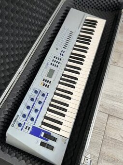 Yamaha CS2x - 1