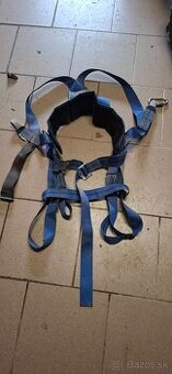 Bezpečnostny postroj