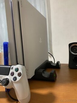Predám ps4 pro 1TB white