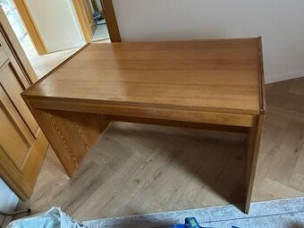 Pracovný drevený stôl