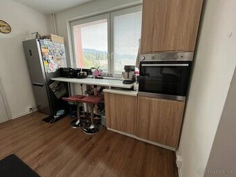 Predaj: 3 izbový byt po rekonštrukcii, SNP Prakovce