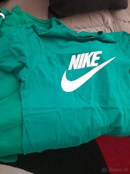 Mikina,tričko a Nike botasky