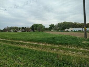 Komárno - Vrbová nad Váhom Na predaj stavebný pozemok o rozl