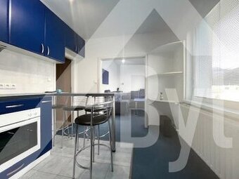 VEĽKÝ RODINNÝ 4-IZBOVÝ BYT, BALKÓN, ZARIADENIE