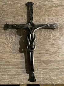 Ozdobný kovaný kríž