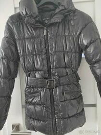 Čierny dámsky kabát Amisu veľkosť 36