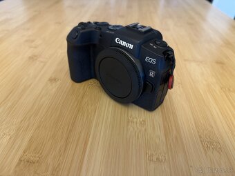 Canon EOS RP – TOP stav, málo používaný, originálne balenie