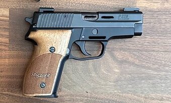 Drevené pažbičky na Sig Sauer P 228/229 KN NILL-GRIFFE