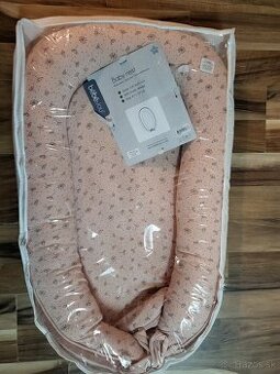 Hniezdo bébé-jou