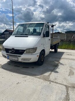 Vyklapač do 3,5t 180tis km