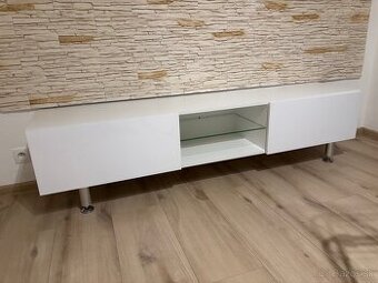TV skrinka