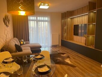 2-izbový byt v centre mesta s upratovaním
