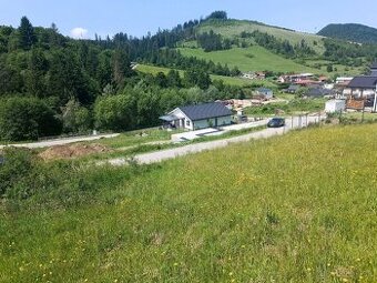 Stavebný pozemok so stavebným povolení, 701 m2 - Snežnicam