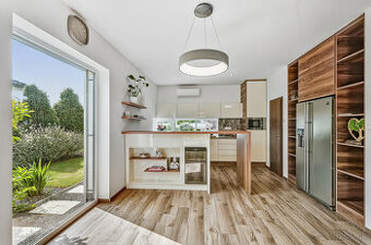 Predaj RD bungalov Rovinka 170m2, dvojgaráž, 715m2 pozemok,