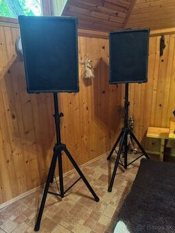 Predám 2x reproboxy 300W, 8 ohmov + hliníkové stojany