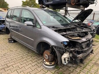 Predam dieli na VW Touran Lift
