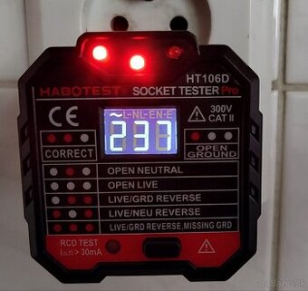 Tester na kontrolu správneho zapojenia zástrčiek s displayom