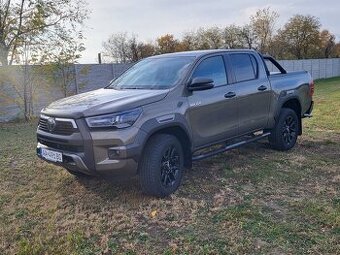Toyota Hilux 2.8 D-4D Invincible 4x4 A/T, odpočet DPH