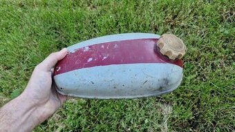 Nádrž Stadion S11 s viečkom a palivovým ventilom