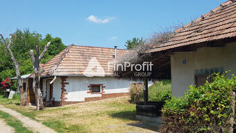 Predám dva vinohradnícke domy s pozemkami medzi vinohradmi p - 1