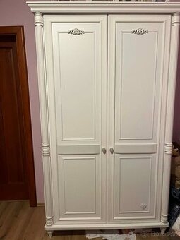 Dvojdverová skriňa – romantický štýl, biela, dievčenská izba
