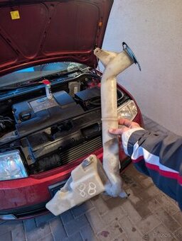 Nádržka na vodu do ostrekovača Škoda Fabia 1