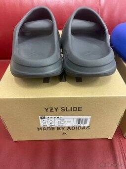 ADIDAS YEEZY SLIDE 47