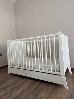 Predam skoro novij postel