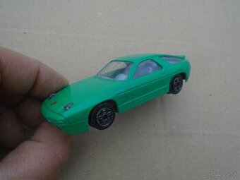 Stará Hračka Burago Porsche 928