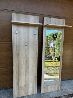 Vesiakova stena so zrkadlom