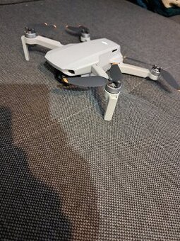 Predám  dron DJI mini 2 se