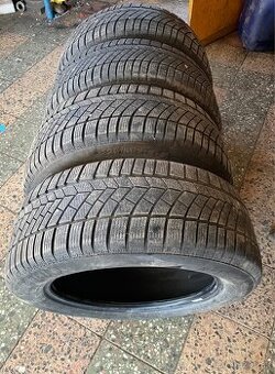 Predam zimne pneumatiky 225/55 r17 CONTINENTAL