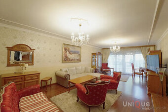 Na predaj kompletne zariadený rodinný dom s bazénom