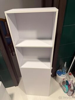 Úzka skriňa do kúpelne