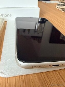 Predám Iphone 11 biely, 128 GB