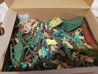 Vojaci a príslušenstvo