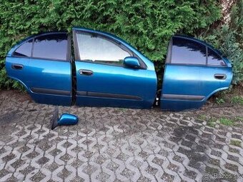 Predám bočné dvere na nissan almera rok výroby 2001
