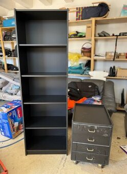 Vysoká skrinka/knižnica a nízka skrinka na kolečkách