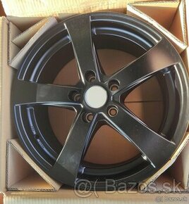 R17 5x114,3 Hyundai ET38 otvor 71,6