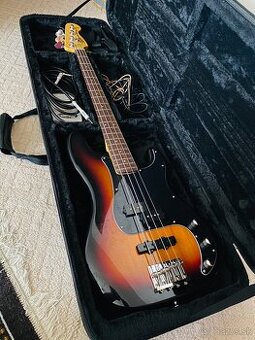 Basová gitara Fender