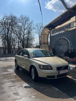 Volvo S40