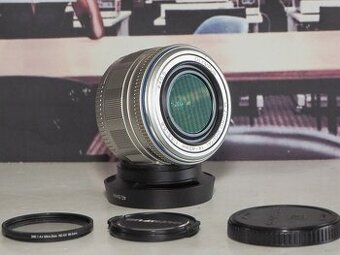 Olympus 14-42mm baj. M4/3.